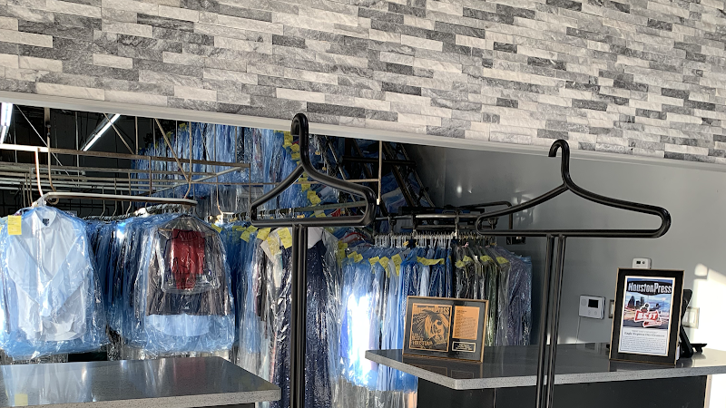 Eagle Express Dry Cleaners - Laundromat in Houston