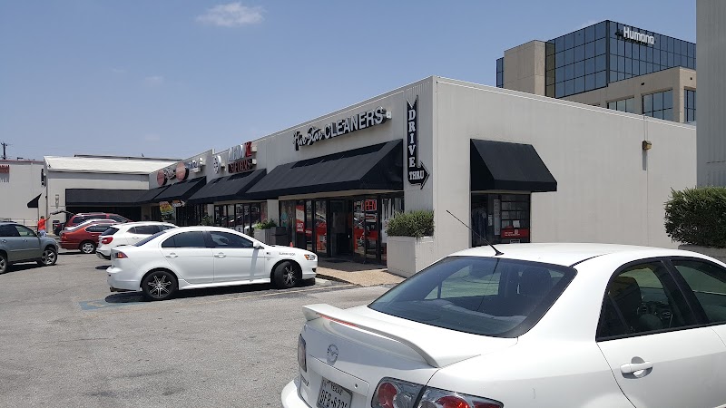 Five Star Cleaners - Fredericksburg in Medical Center - Laundromat in San Antonio
