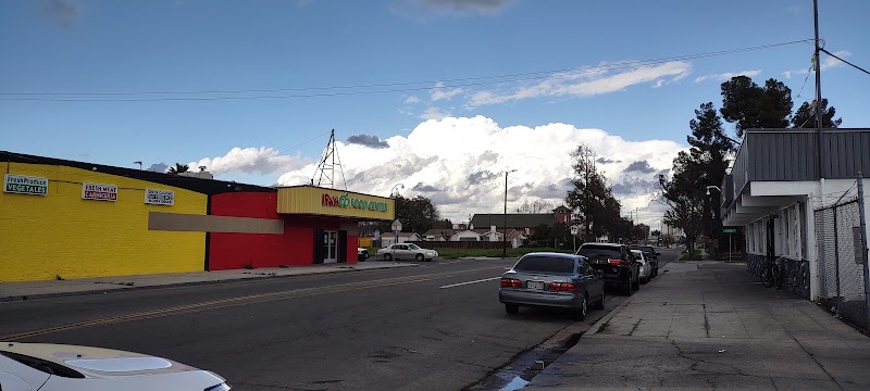 Louie's Laundry - Laundromat in CA 93706