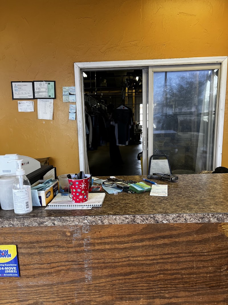 Mountain View Cleaners - Laundromat in Dallas