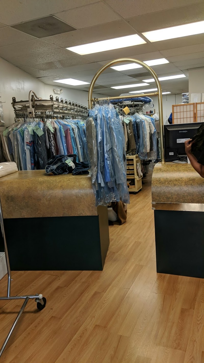 Q Alterations & Cleaners - Laundromat in Austin