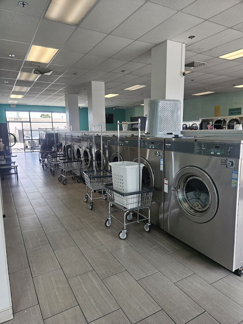 Super Suds Laundry - Laundromat in CA 93703
